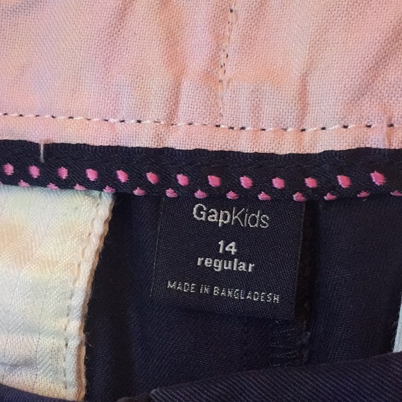 Shorts - Picture 3 of 3